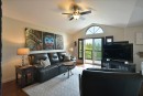 5866D Turnstone Crescent, Sechelt, BC  - Indoor Photo Showing Living Room 