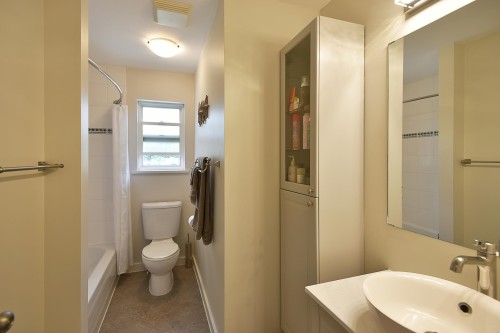 5866D Turnstone Crescent, Sechelt, BC - Indoor Photo Showing Bathroom
