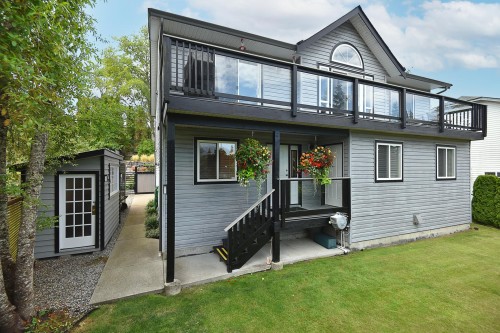 5866D Turnstone Crescent, Sechelt, BC - Outdoor With Exterior