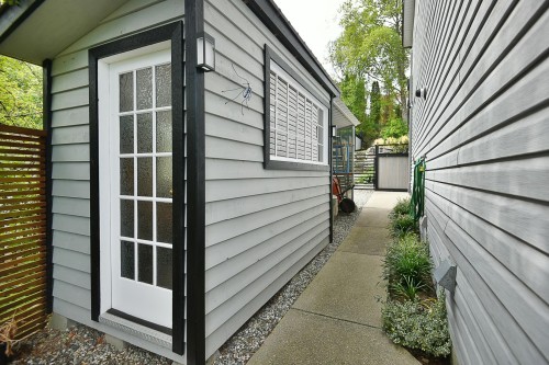 5866D Turnstone Crescent, Sechelt, BC - Outdoor With Exterior