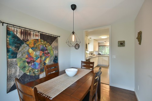 5866D Turnstone Crescent, Sechelt, BC - Indoor Photo Showing Dining Room