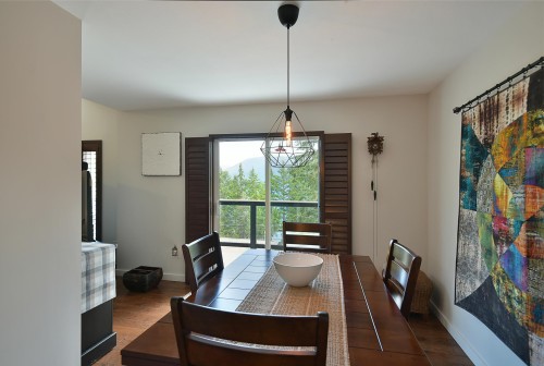 5866D Turnstone Crescent, Sechelt, BC - Indoor Photo Showing Dining Room