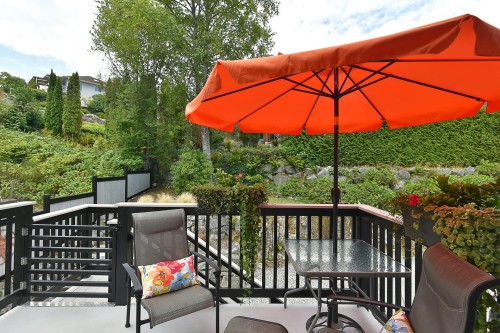 5866D Turnstone Crescent, Sechelt, BC - Outdoor With Deck Patio Veranda