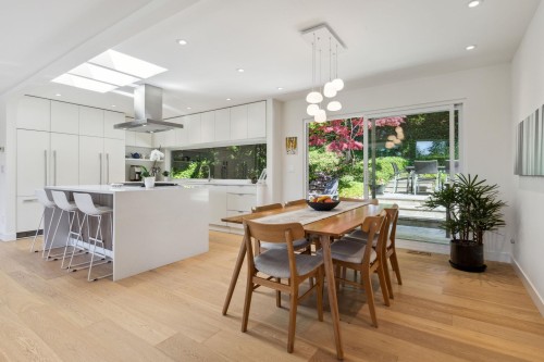 5766 Cranley Drive, West Vancouver, BC - Indoor Photo Showing Dining Room