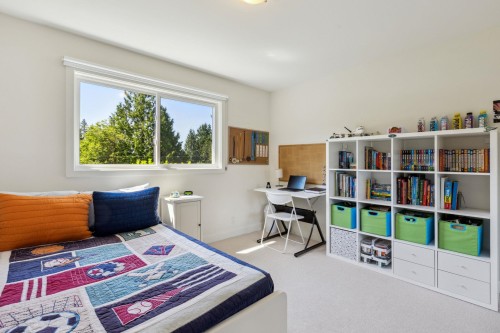 5766 Cranley Drive, West Vancouver, BC - Indoor Photo Showing Bedroom