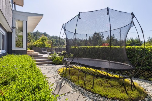 5766 Cranley Drive, West Vancouver, BC - Outdoor