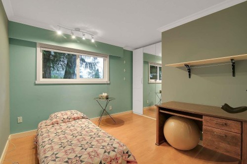 24835 Smith Avenue, Maple Ridge, BC - Indoor Photo Showing Bedroom