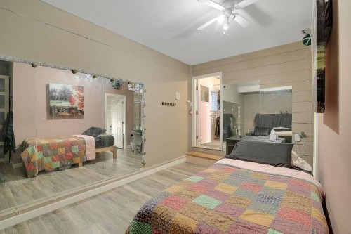 24835 Smith Avenue, Maple Ridge, BC - Indoor Photo Showing Bedroom