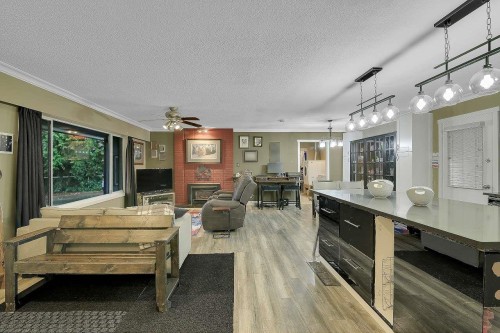 24835 Smith Avenue, Maple Ridge, BC - Indoor