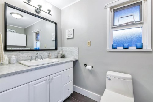 4729 60B Street, Delta, BC - Indoor Photo Showing Bathroom