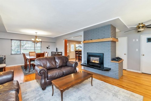 4729 60B Street, Delta, BC - Indoor Photo Showing Living Room With Fireplace