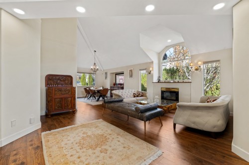 1512 Eagle Mountain Drive, Coquitlam, BC - Indoor With Fireplace