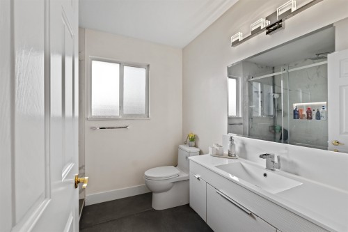 1512 Eagle Mountain Drive, Coquitlam, BC - Indoor Photo Showing Bathroom