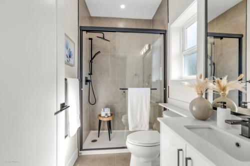 1-281 48Th Avenue E, Vancouver, BC - Indoor Photo Showing Bathroom