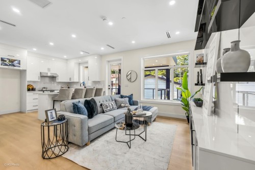 1-281 48Th Avenue E, Vancouver, BC - Indoor Photo Showing Living Room