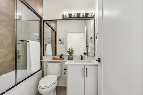 1-281 48Th Avenue E, Vancouver, BC - Indoor Photo Showing Bathroom