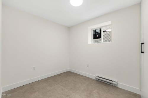 1-281 48Th Avenue E, Vancouver, BC - Indoor Photo Showing Other Room