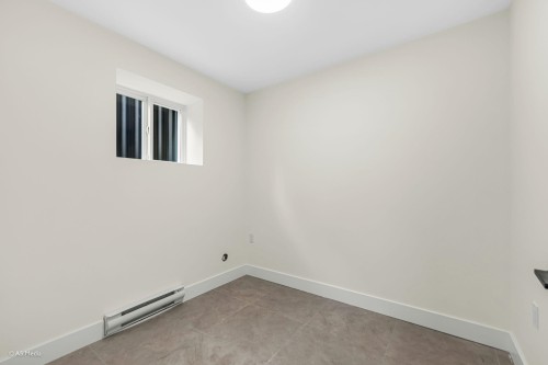 1-281 48Th Avenue E, Vancouver, BC - Indoor Photo Showing Other Room