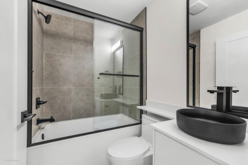 1-281 48Th Avenue E, Vancouver, BC - Indoor Photo Showing Bathroom
