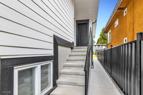 1-281 48Th Avenue E, Vancouver, BC - Outdoor With Exterior