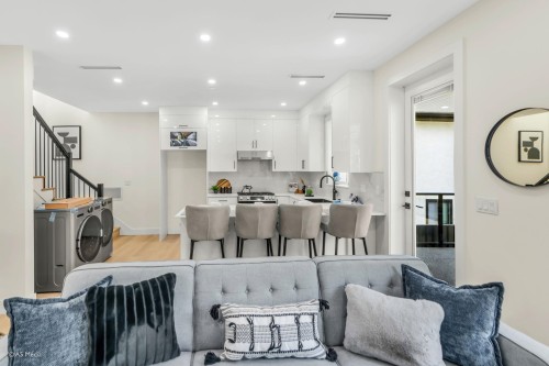 1-281 48Th Avenue E, Vancouver, BC - Indoor