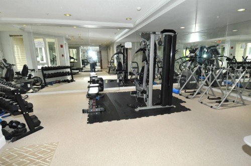 302-5888 Dover Crescent, Richmond, BC - Indoor Photo Showing Gym Room