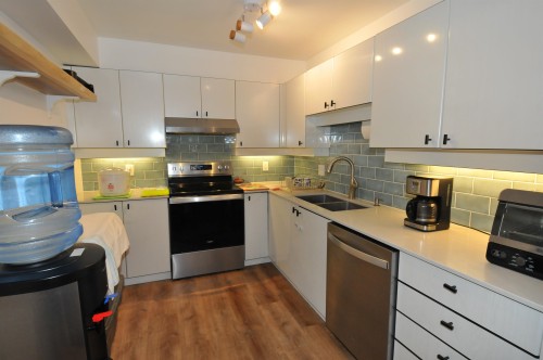 302-5888 Dover Crescent, Richmond, BC - Indoor Photo Showing Kitchen With Double Sink