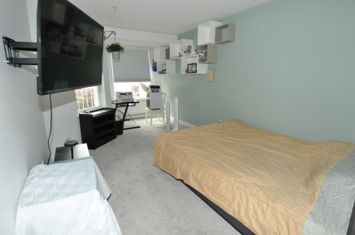 302-5888 Dover Crescent, Richmond, BC - Indoor Photo Showing Bedroom