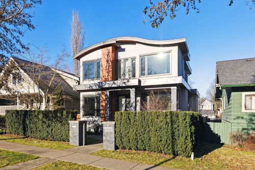 4437 13Th Avenue W, Vancouver, BC - Outdoor