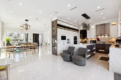 4437 13Th Avenue W, Vancouver, BC - Indoor