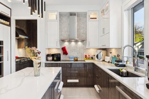 4437 13Th Avenue W, Vancouver, BC - Indoor Photo Showing Kitchen With Upgraded Kitchen