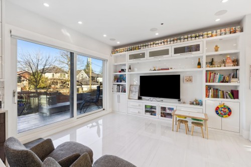 4437 13Th Avenue W, Vancouver, BC - Indoor