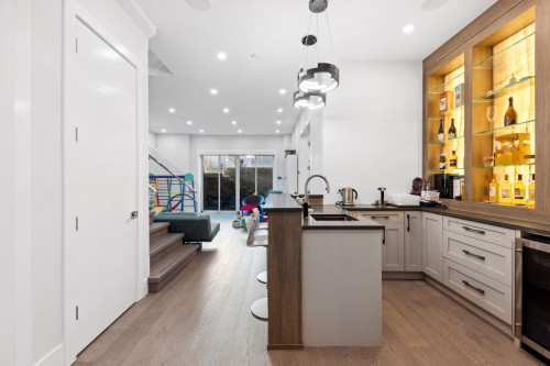 4437 13Th Avenue W, Vancouver, BC - Indoor Photo Showing Kitchen With Upgraded Kitchen