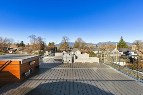 4437 13Th Avenue W, Vancouver, BC - Outdoor