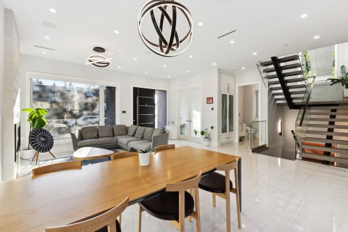 4437 13Th Avenue W, Vancouver, BC - Indoor
