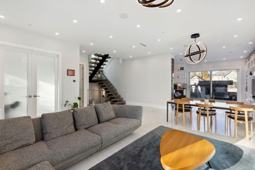 4437 13Th Avenue W, Vancouver, BC - Indoor Photo Showing Living Room