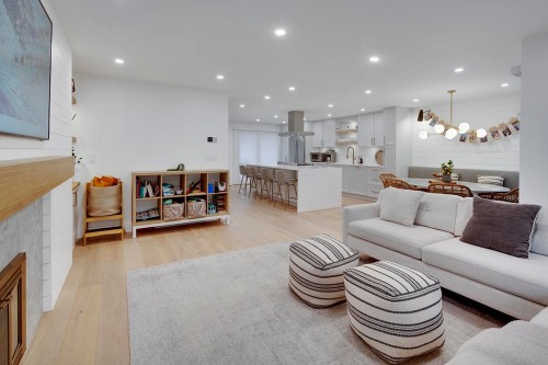 2159 Mcmullen Avenue, Vancouver, BC - Indoor Photo Showing Living Room