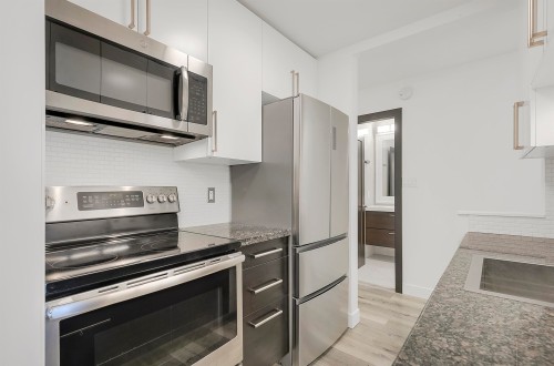 302-170 3rd Street E North Vancouver, BC V7L 1E6