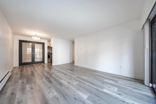 302-170 3Rd Street E, North Vancouver, BC - Indoor Photo Showing Other Room