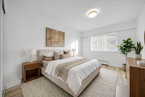 302-170 3Rd Street E, North Vancouver, BC - Indoor Photo Showing Bedroom