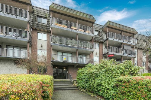 302-170 3Rd Street E, North Vancouver, BC - Outdoor