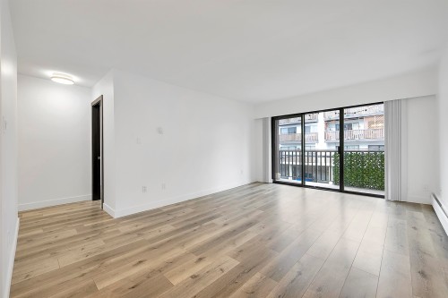 302-170 3Rd Street E, North Vancouver, BC - Indoor