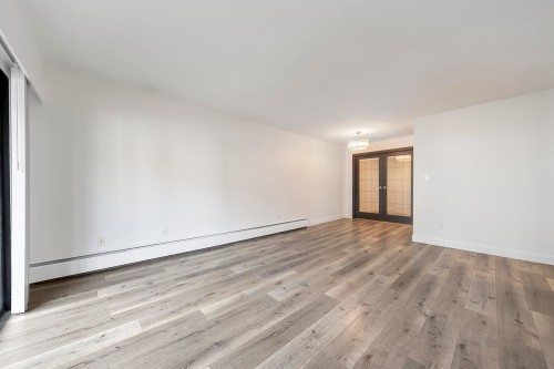 302-170 3Rd Street E, North Vancouver, BC - Indoor Photo Showing Other Room