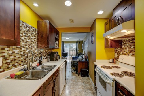 2986 Albion Drive, Coquitlam, BC - Indoor Photo Showing Kitchen With Double Sink