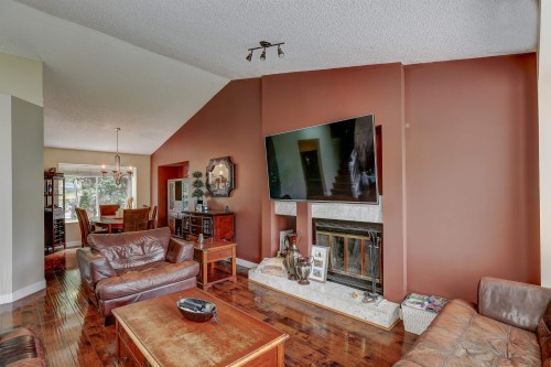 2986 Albion Drive, Coquitlam, BC - Indoor Photo Showing Living Room With Fireplace
