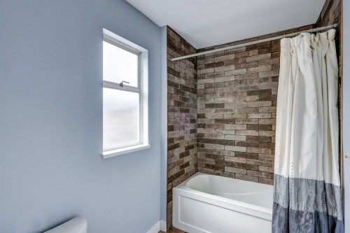 2986 Albion Drive, Coquitlam, BC - Indoor Photo Showing Bathroom