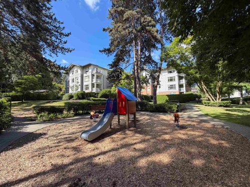 103-4883 Maclure Mews, Vancouver, BC - Outdoor