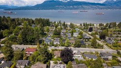 4674 4th Avenue W Vancouver, BC V6R 1R5
