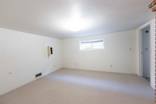 4674 4Th Avenue W, Vancouver, BC - Indoor Photo Showing Other Room