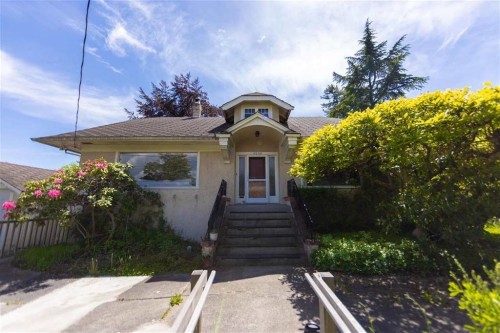 4674 4Th Avenue W, Vancouver, BC - Outdoor